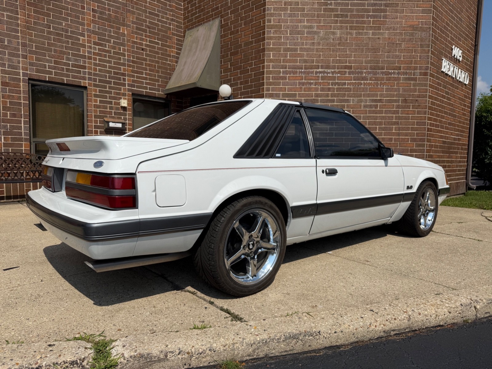 Ford-Mustang-1986-Coupe-11