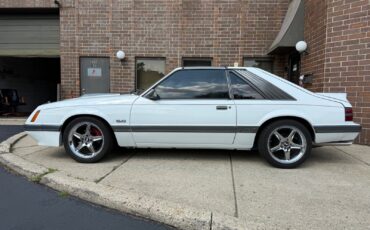 Ford-Mustang-1986-Coupe-2