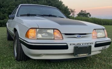 Ford-Mustang-1987-1