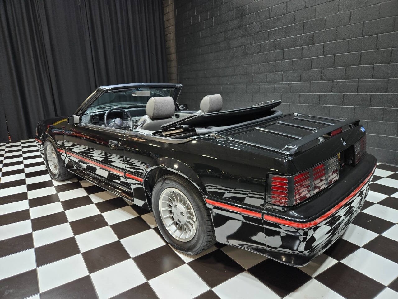 Ford-Mustang-1987-Convertible-20