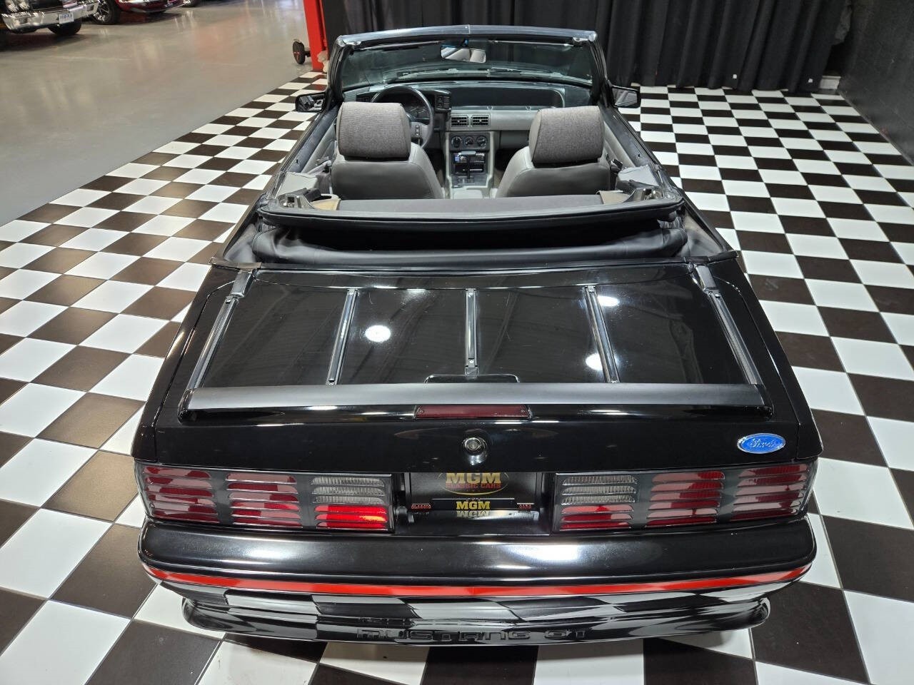 Ford-Mustang-1987-Convertible-21