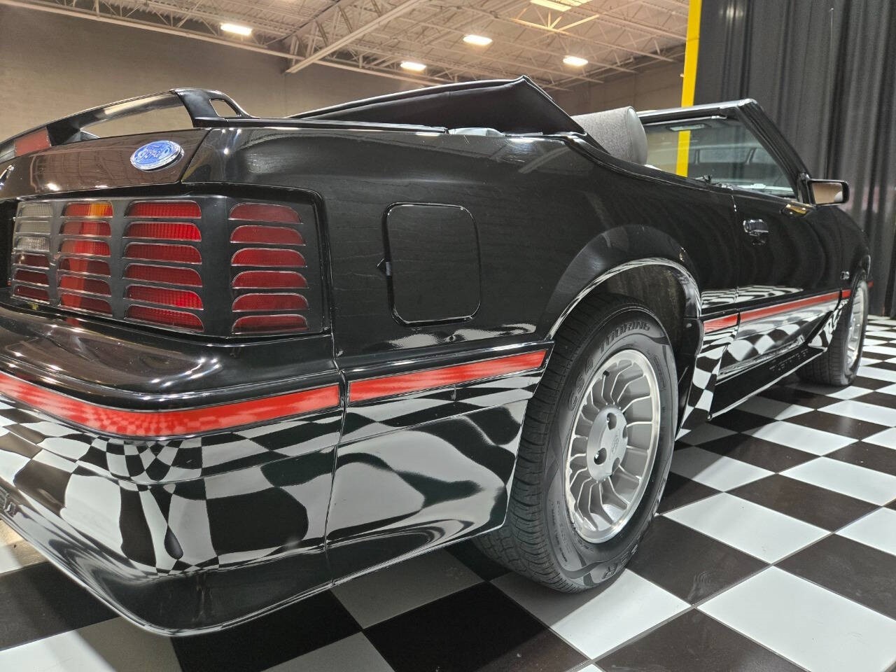 Ford-Mustang-1987-Convertible-24