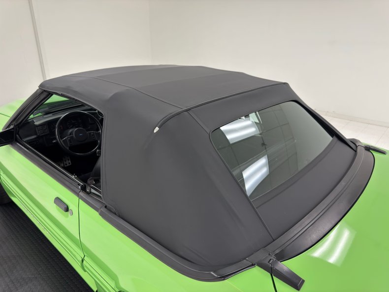 Ford-Mustang-1987-Gotta-Have-It-Green-Black-25