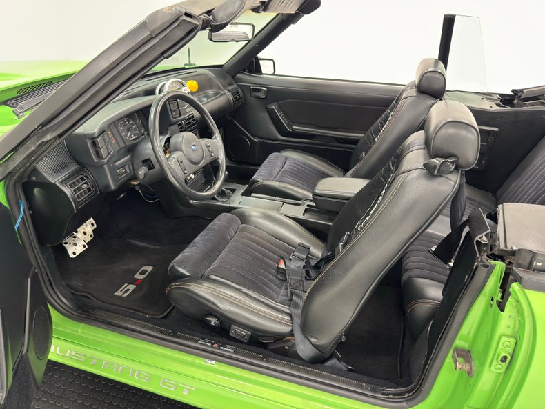 Ford-Mustang-1987-Gotta-Have-It-Green-Black-31