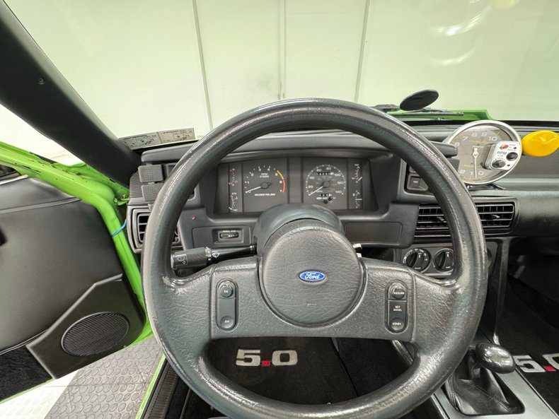 Ford-Mustang-1987-Gotta-Have-It-Green-Black-35