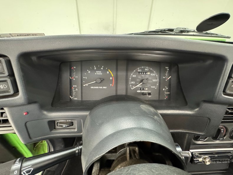 Ford-Mustang-1987-Gotta-Have-It-Green-Black-36