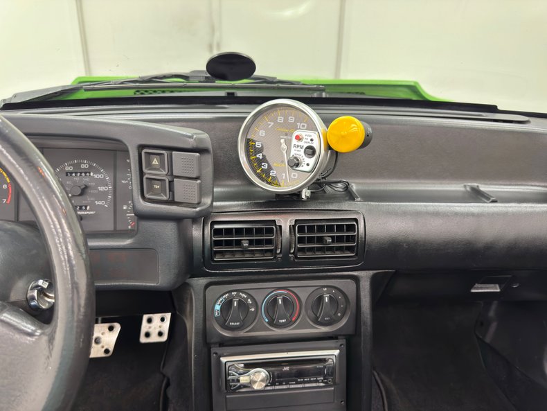 Ford-Mustang-1987-Gotta-Have-It-Green-Black-38