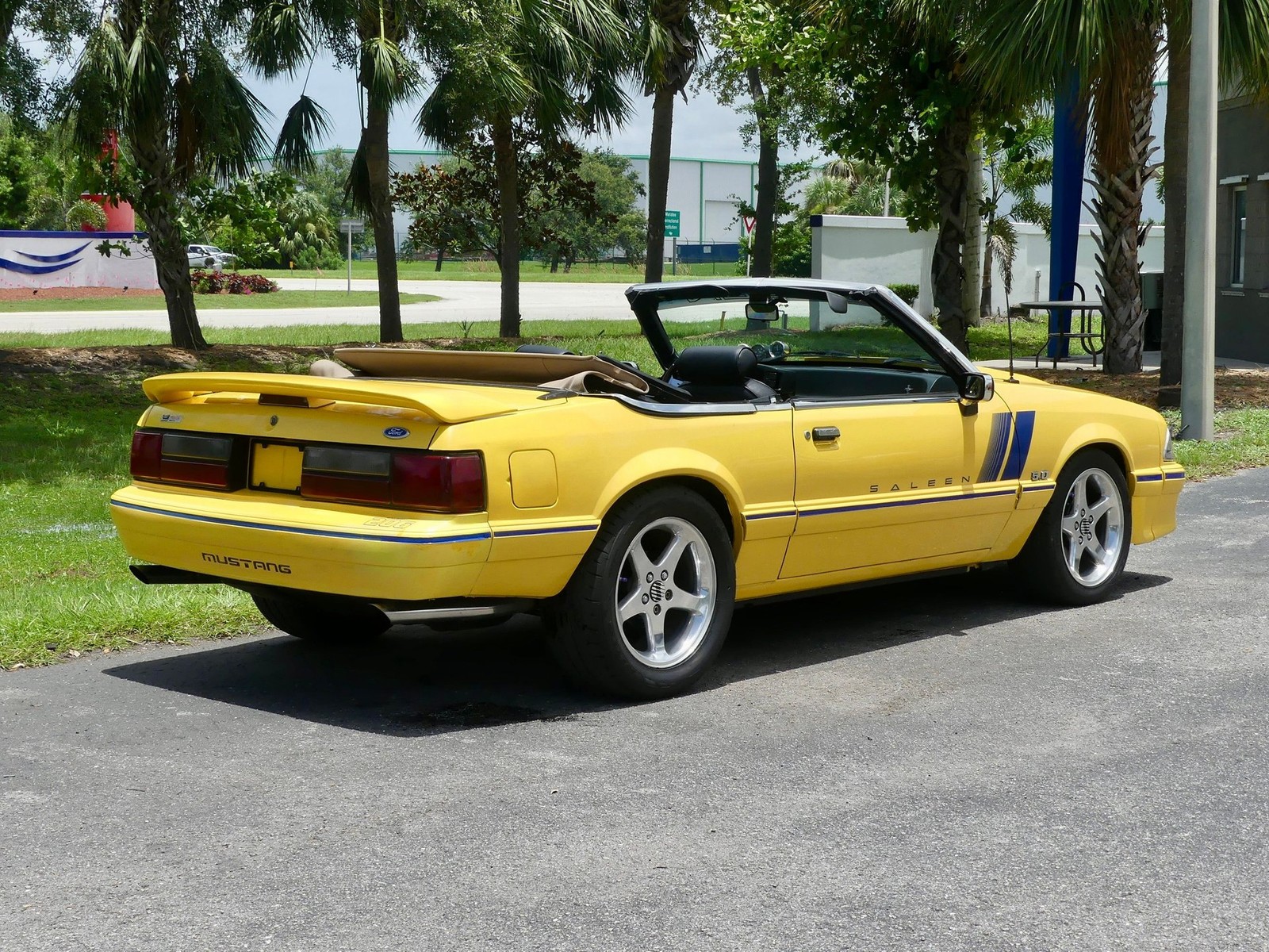 Ford-Mustang-1989-Convertible-17