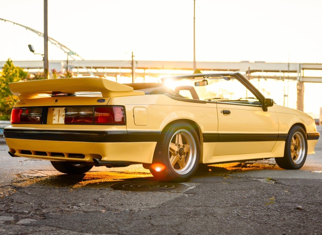 Ford-Mustang-1989-Convertible-2
