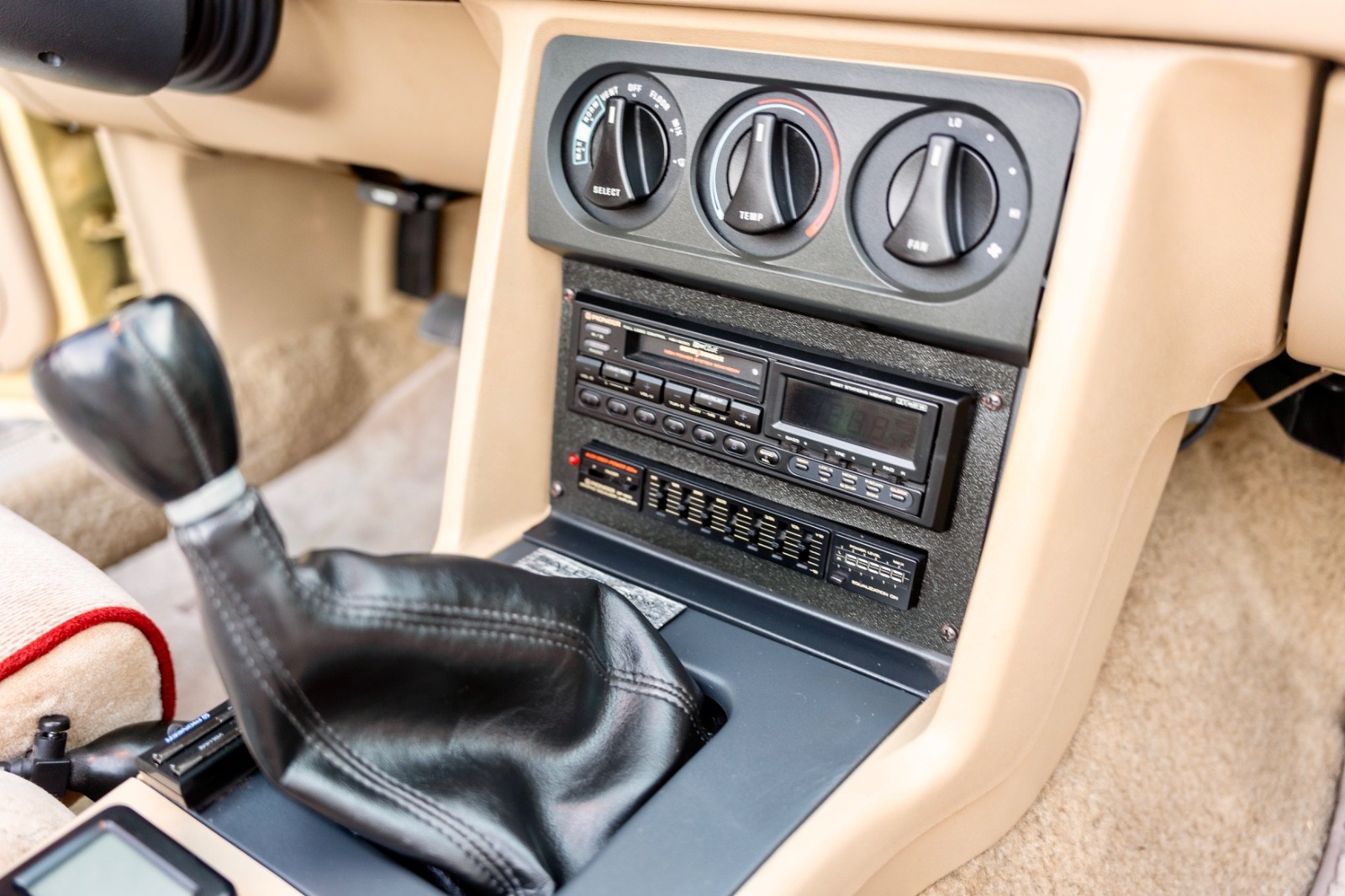 Ford-Mustang-1989-Convertible-26