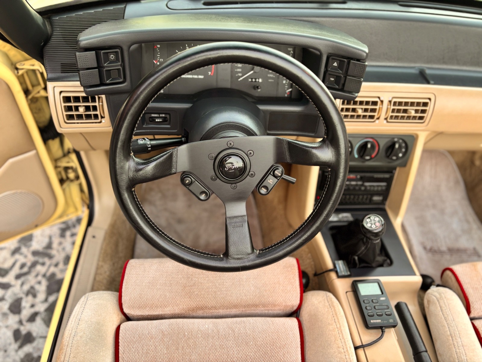 Ford-Mustang-1989-Convertible-30
