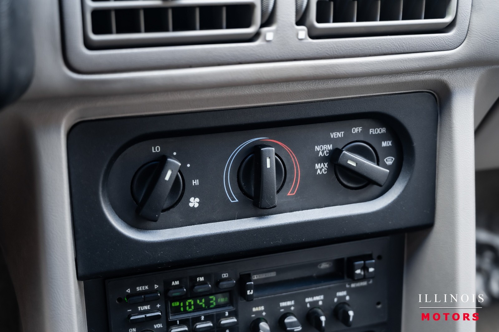 Ford-Mustang-1990-Hatchback-21