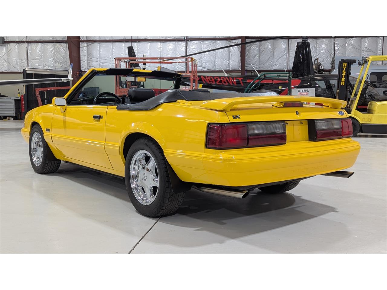 Ford-Mustang-1993-Canary-Yellow-Black-11