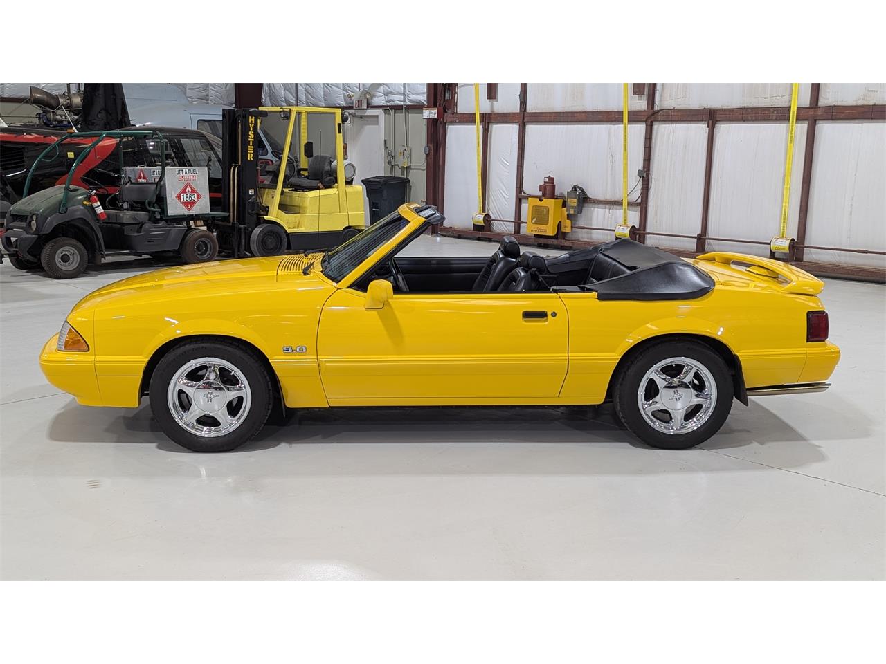 Ford-Mustang-1993-Canary-Yellow-Black-12