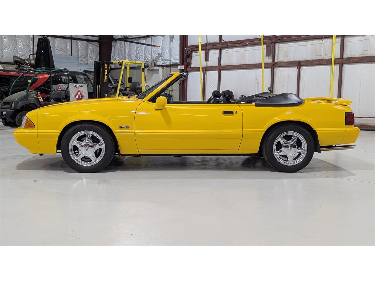 Ford-Mustang-1993-Canary-Yellow-Black-13