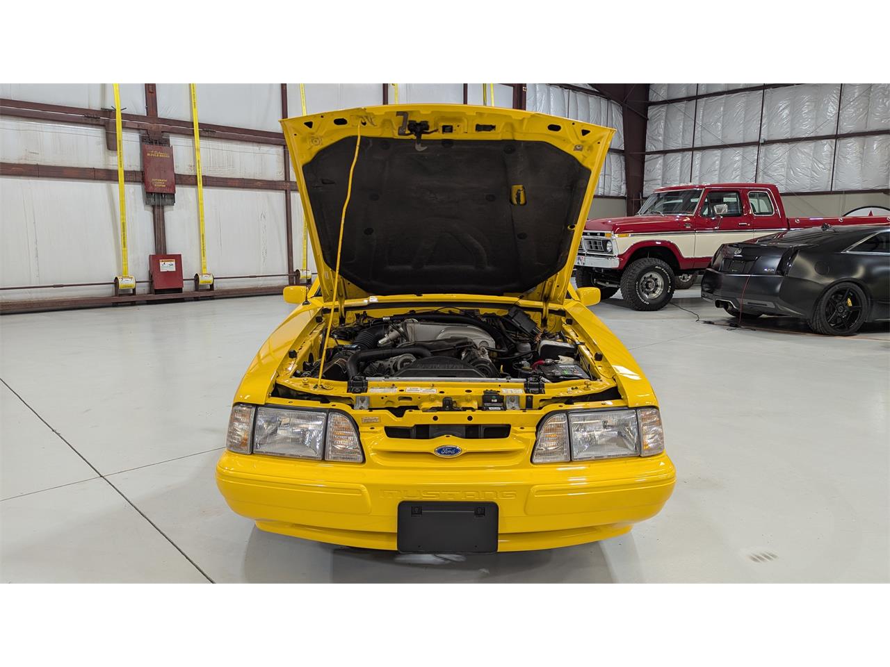 Ford-Mustang-1993-Canary-Yellow-Black-18