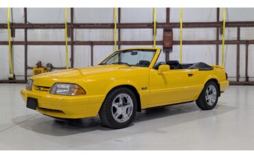 Ford-Mustang-1993-Canary-Yellow-Black-2