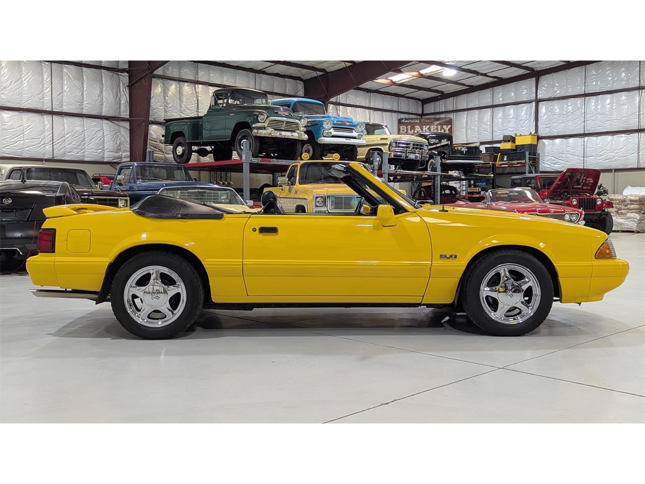 Ford-Mustang-1993-Canary-Yellow-Black-27
