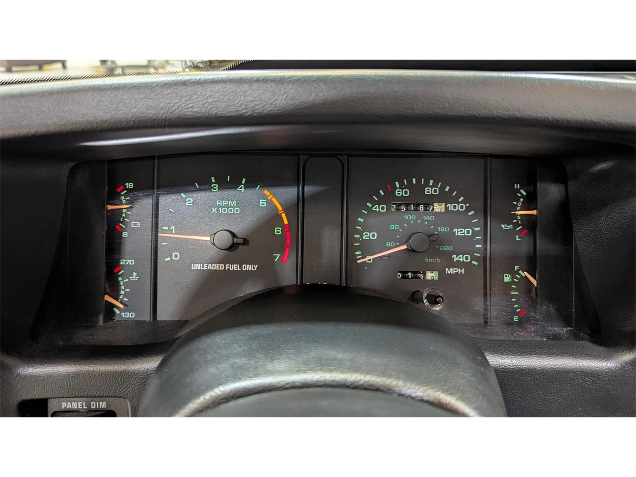 Ford-Mustang-1993-Canary-Yellow-Black-38