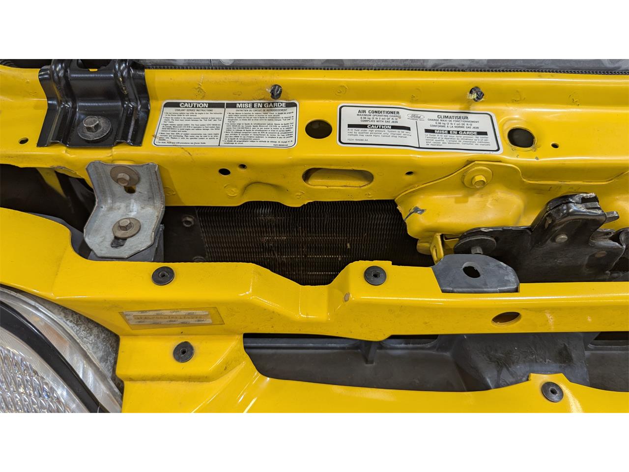 Ford-Mustang-1993-Canary-Yellow-Black-53