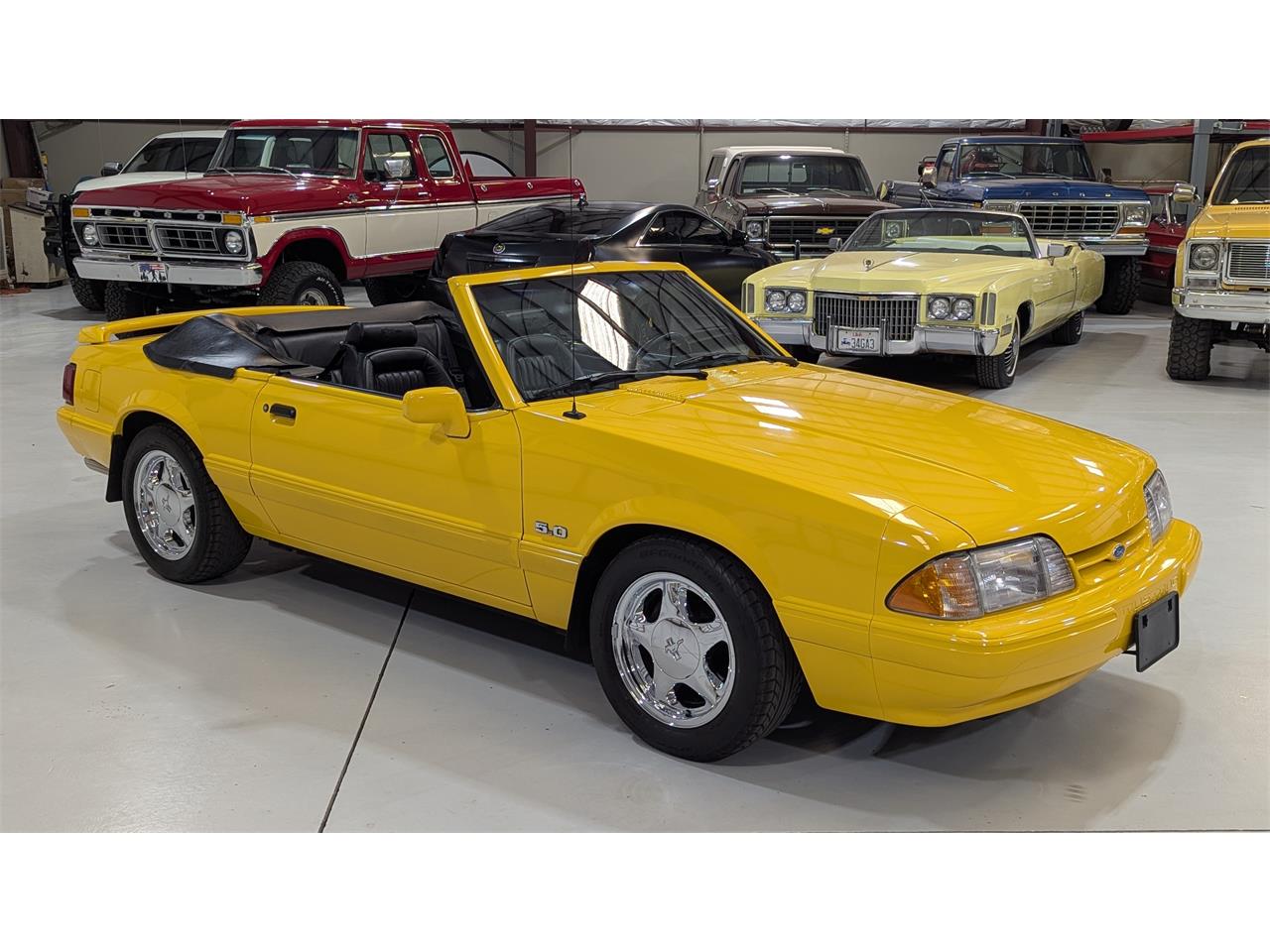 Ford-Mustang-1993-Canary-Yellow-Black-7