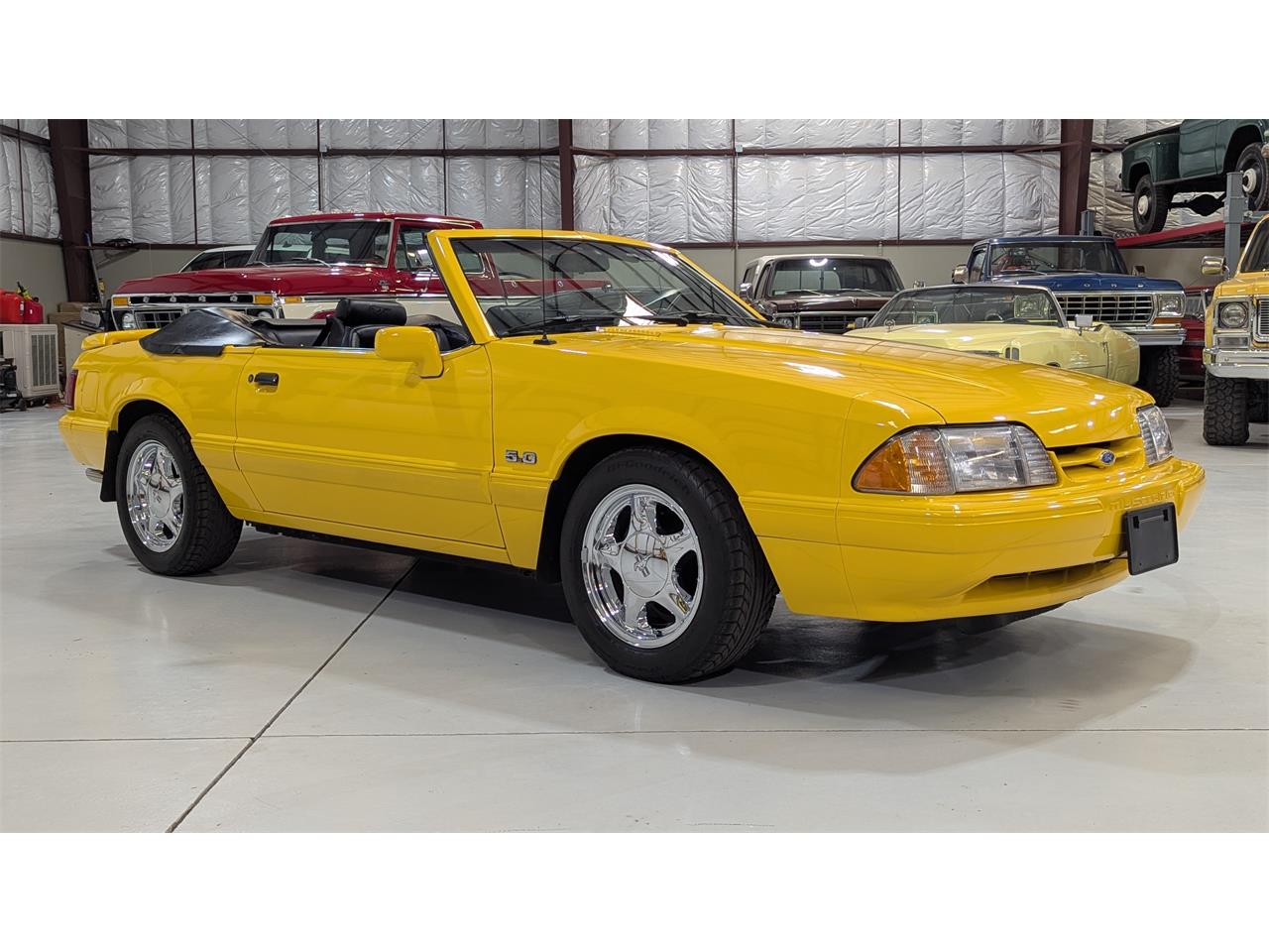 Ford-Mustang-1993-Canary-Yellow-Black-8