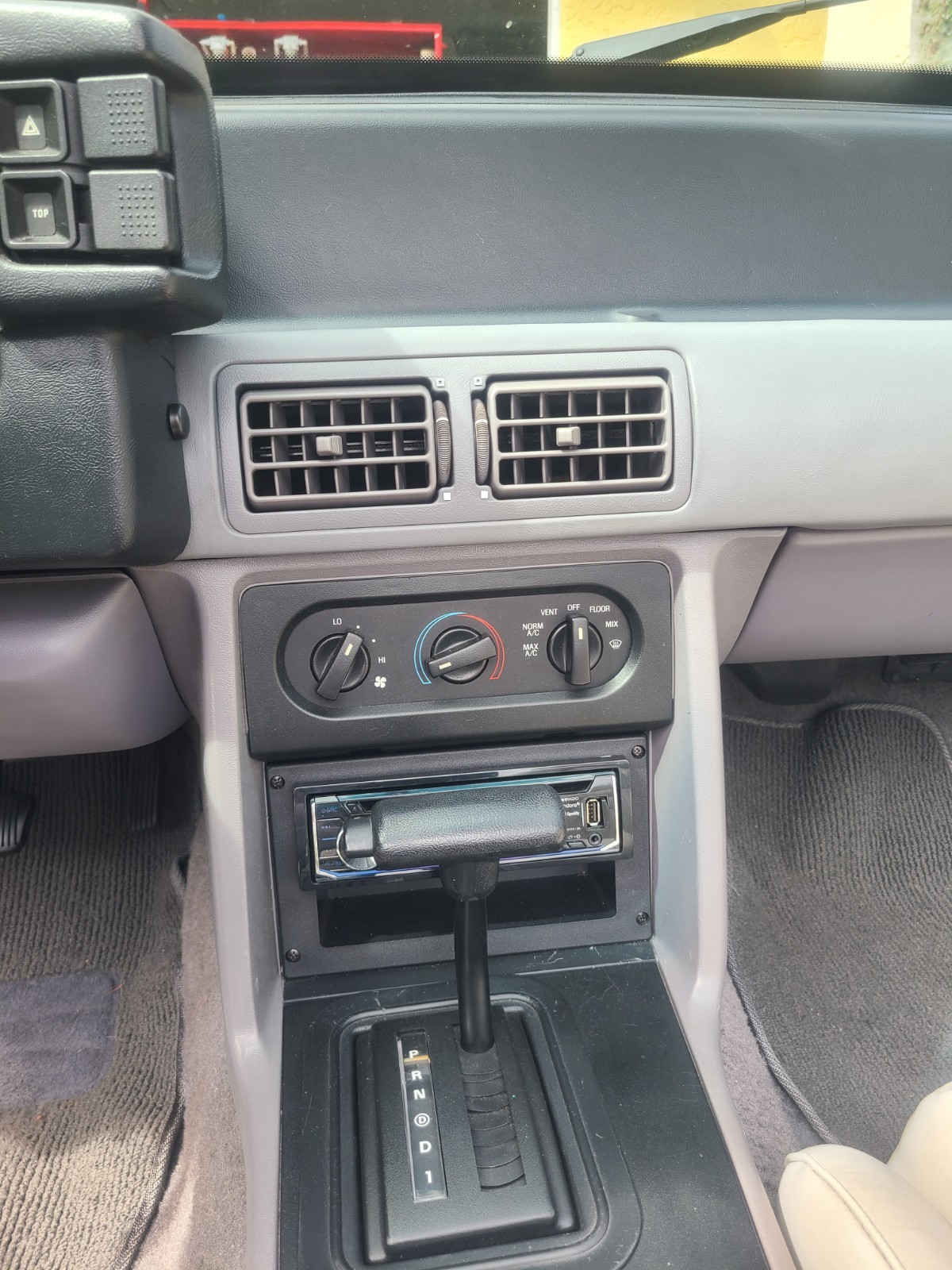 Ford-Mustang-1993-Convertible-10