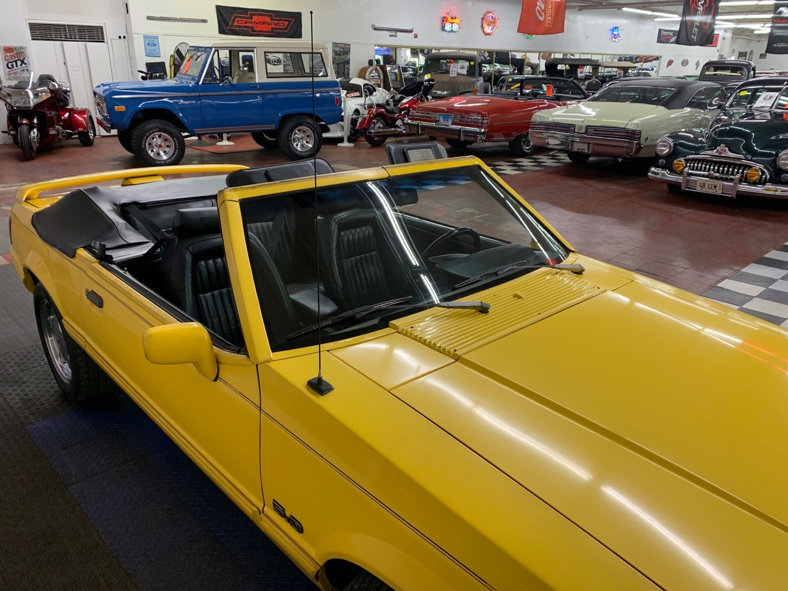 Ford-Mustang-1993-Convertible-8