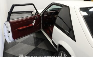 Ford-Mustang-1993-Hatchback-32