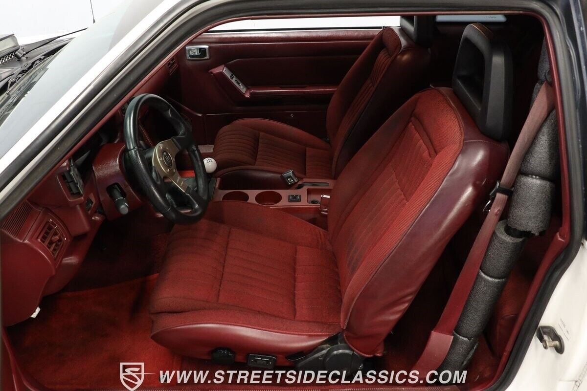 Ford-Mustang-1993-Hatchback-34