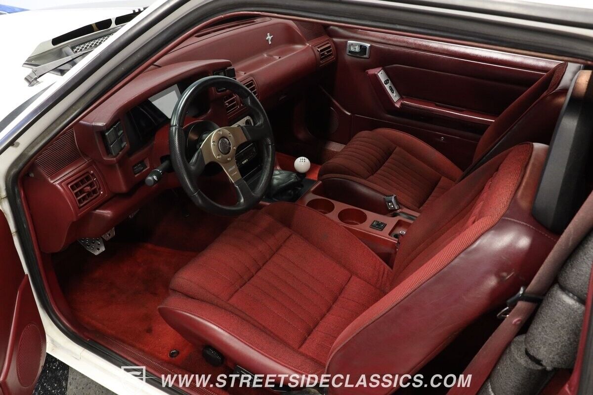 Ford-Mustang-1993-Hatchback-4