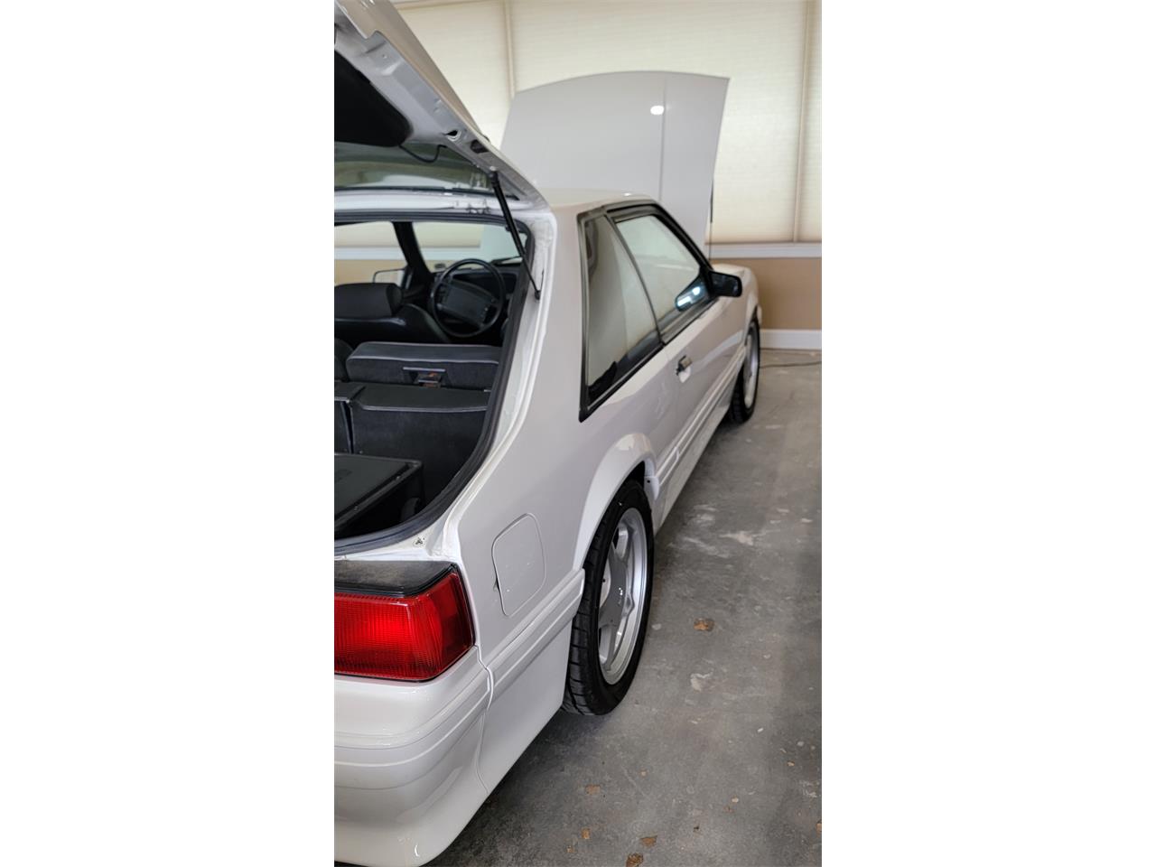 Ford-Mustang-1993-White-Black-19