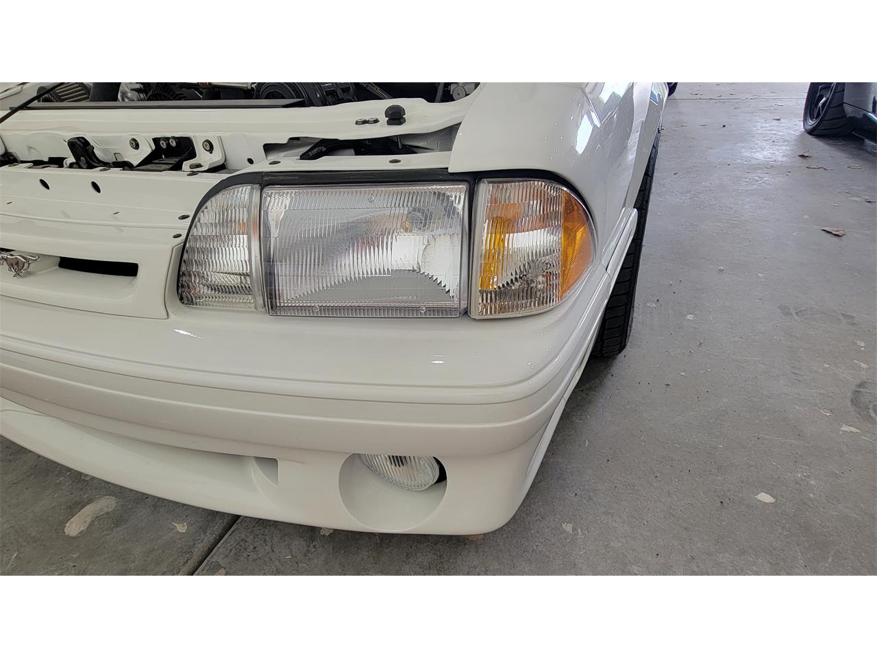 Ford-Mustang-1993-White-Black-2