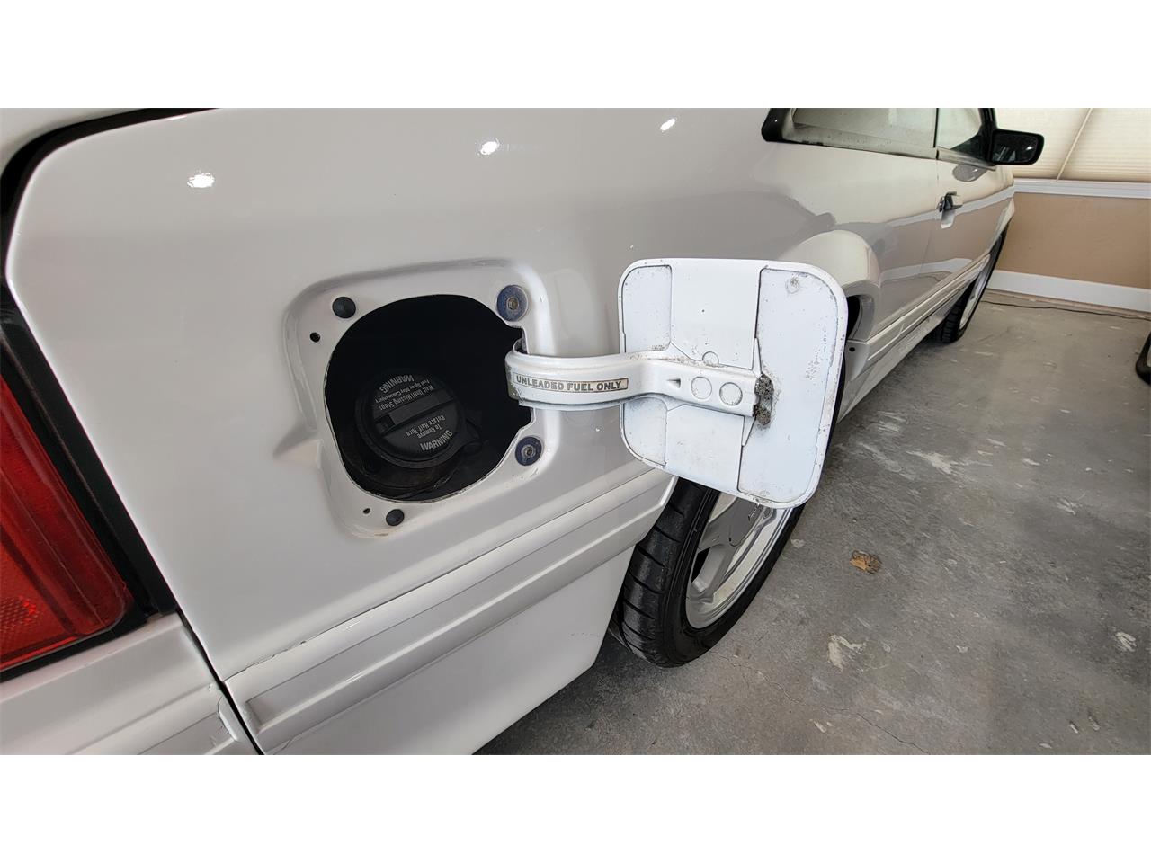 Ford-Mustang-1993-White-Black-20