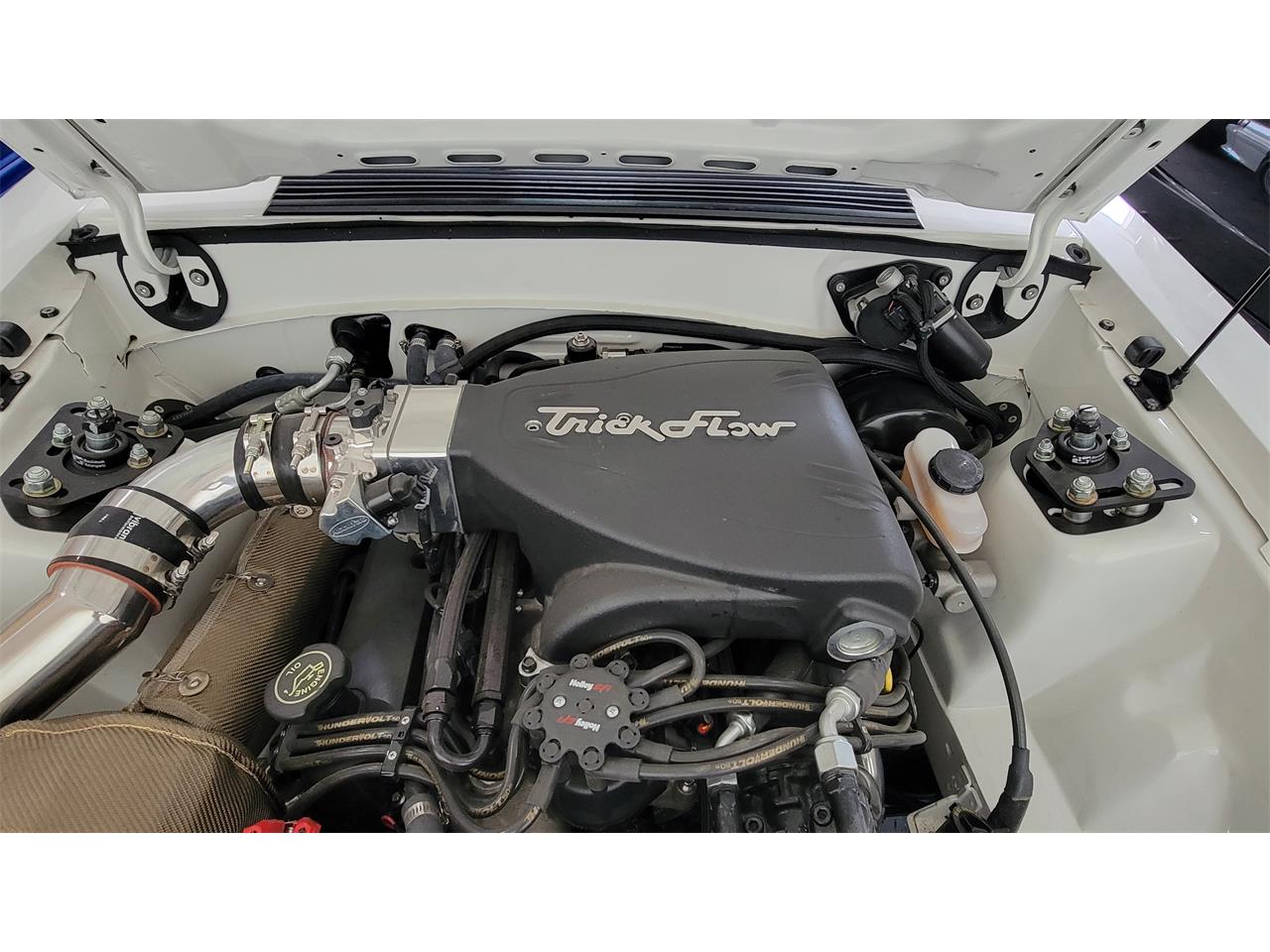 Ford-Mustang-1993-White-Black-27
