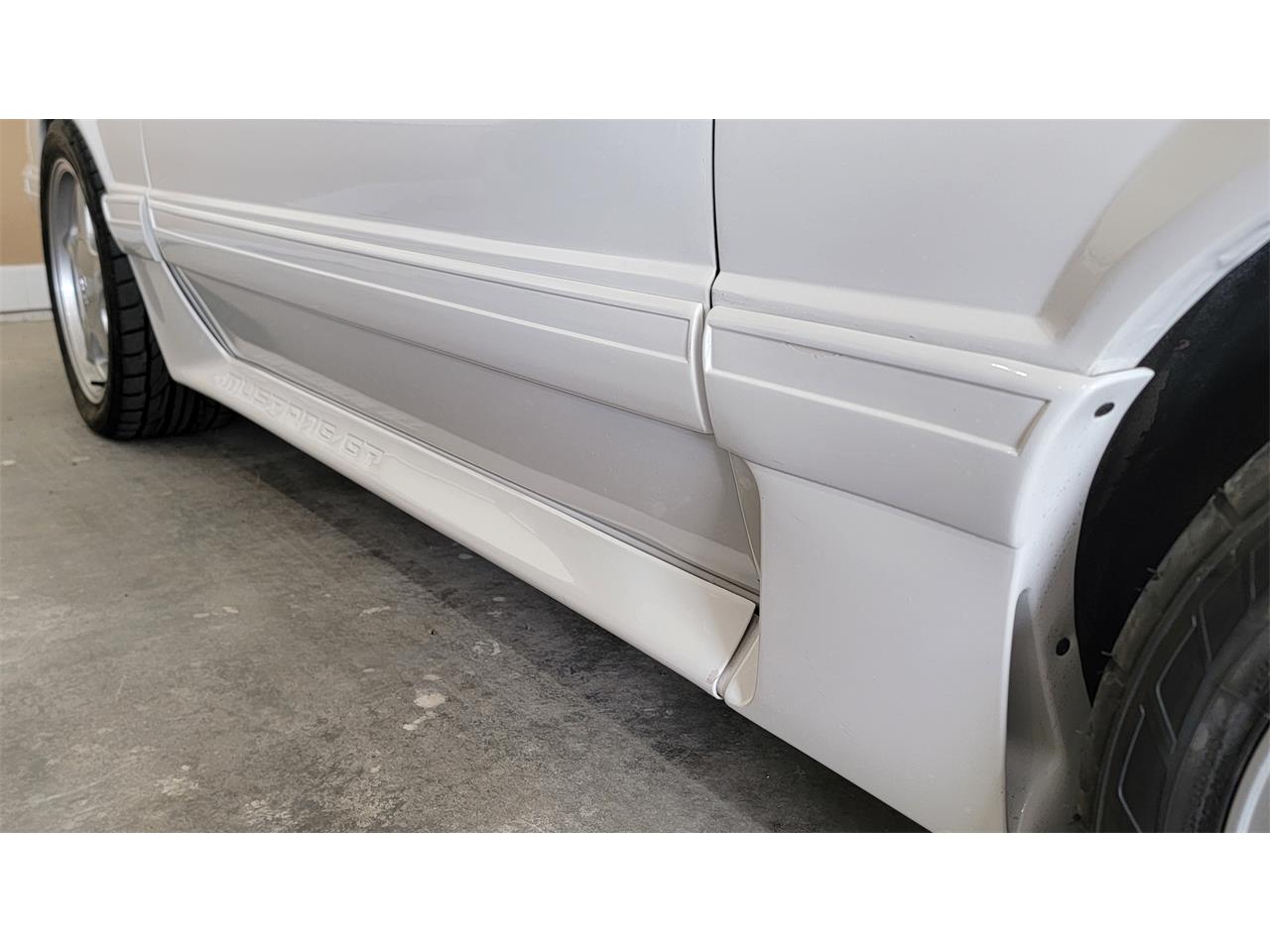 Ford-Mustang-1993-White-Black-6