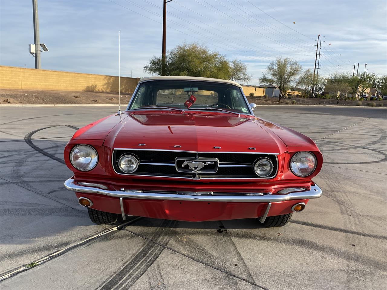 Ford-Mustang-gt-1965-Rangoon-Red-White-and-Red-3