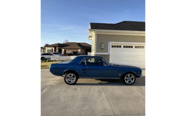 Ford-Mustang-gt-1967-Blue-Black