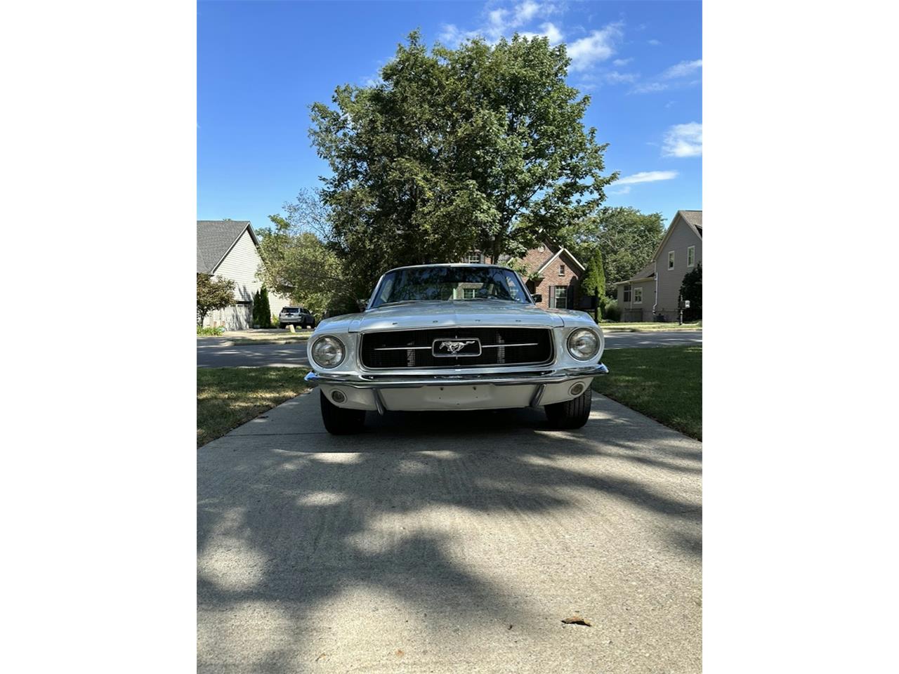 Ford-Mustang-gt-1967-Wimbledon-White-Black-1