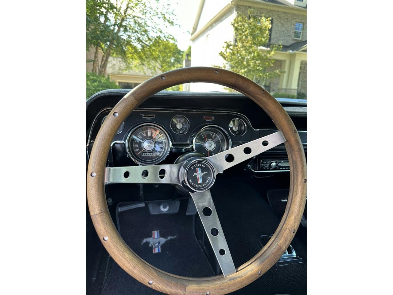 Ford-Mustang-gt-1967-Wimbledon-White-Black-10