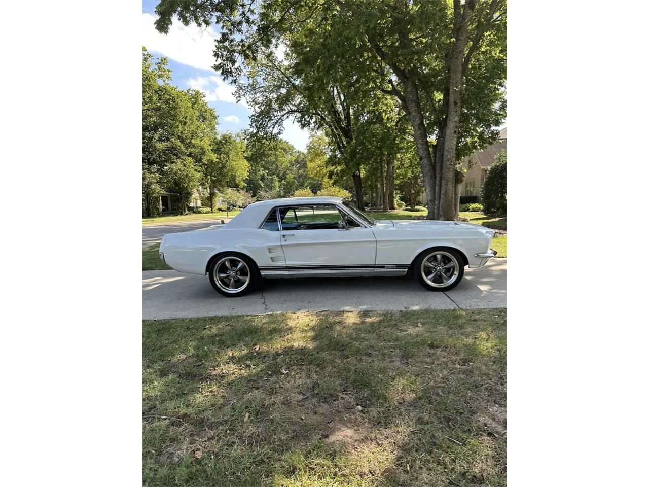 Ford-Mustang-gt-1967-Wimbledon-White-Black-3