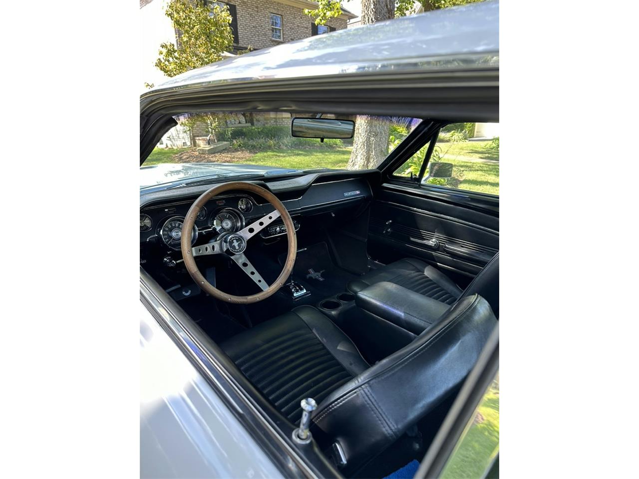 Ford-Mustang-gt-1967-Wimbledon-White-Black-8