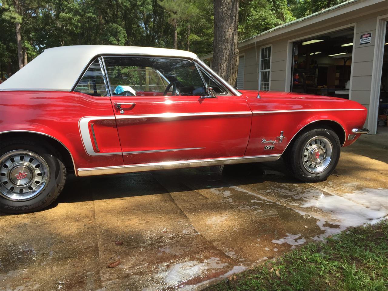Ford-Mustang-gt-1968-Red-Black-22