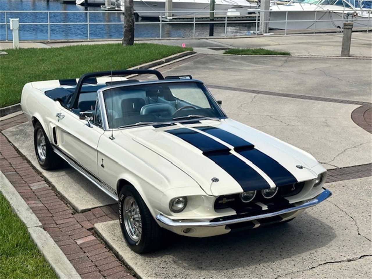 Ford-Mustang-gt350-1967-Wimbledon-White-Blue-18