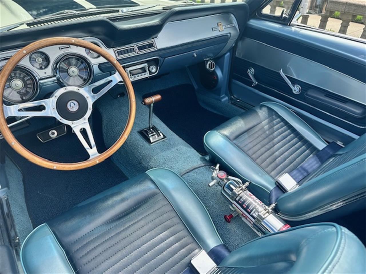 Ford-Mustang-gt350-1967-Wimbledon-White-Blue-36