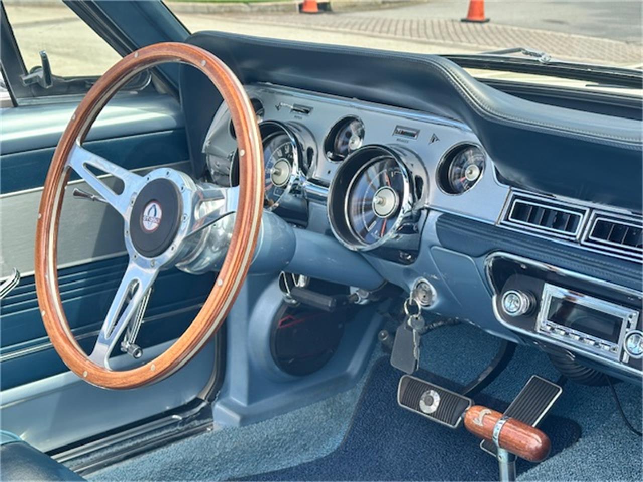 Ford-Mustang-gt350-1967-Wimbledon-White-Blue-6