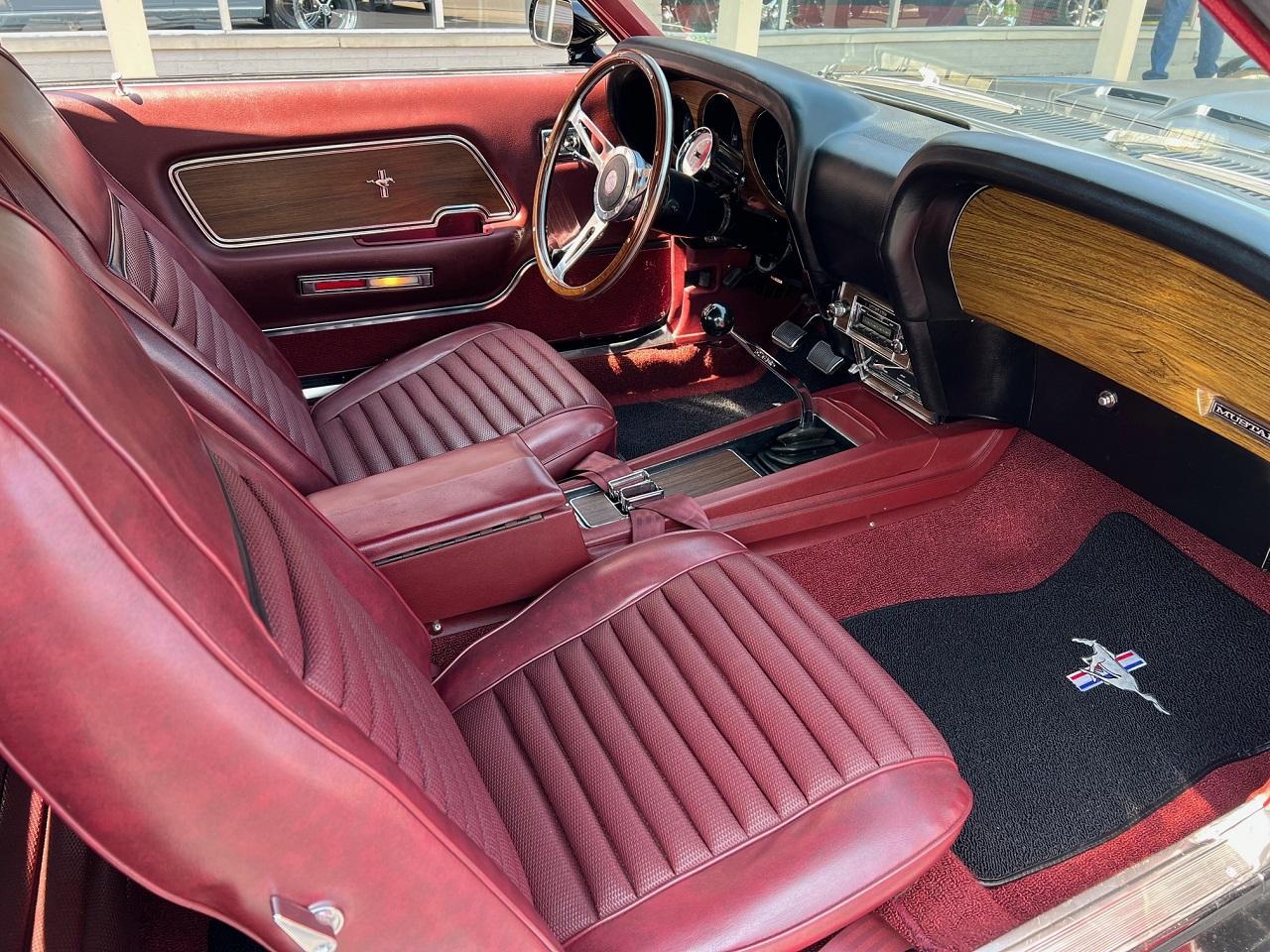 Ford-Mustang-mach-1-1969-Black-Red-6