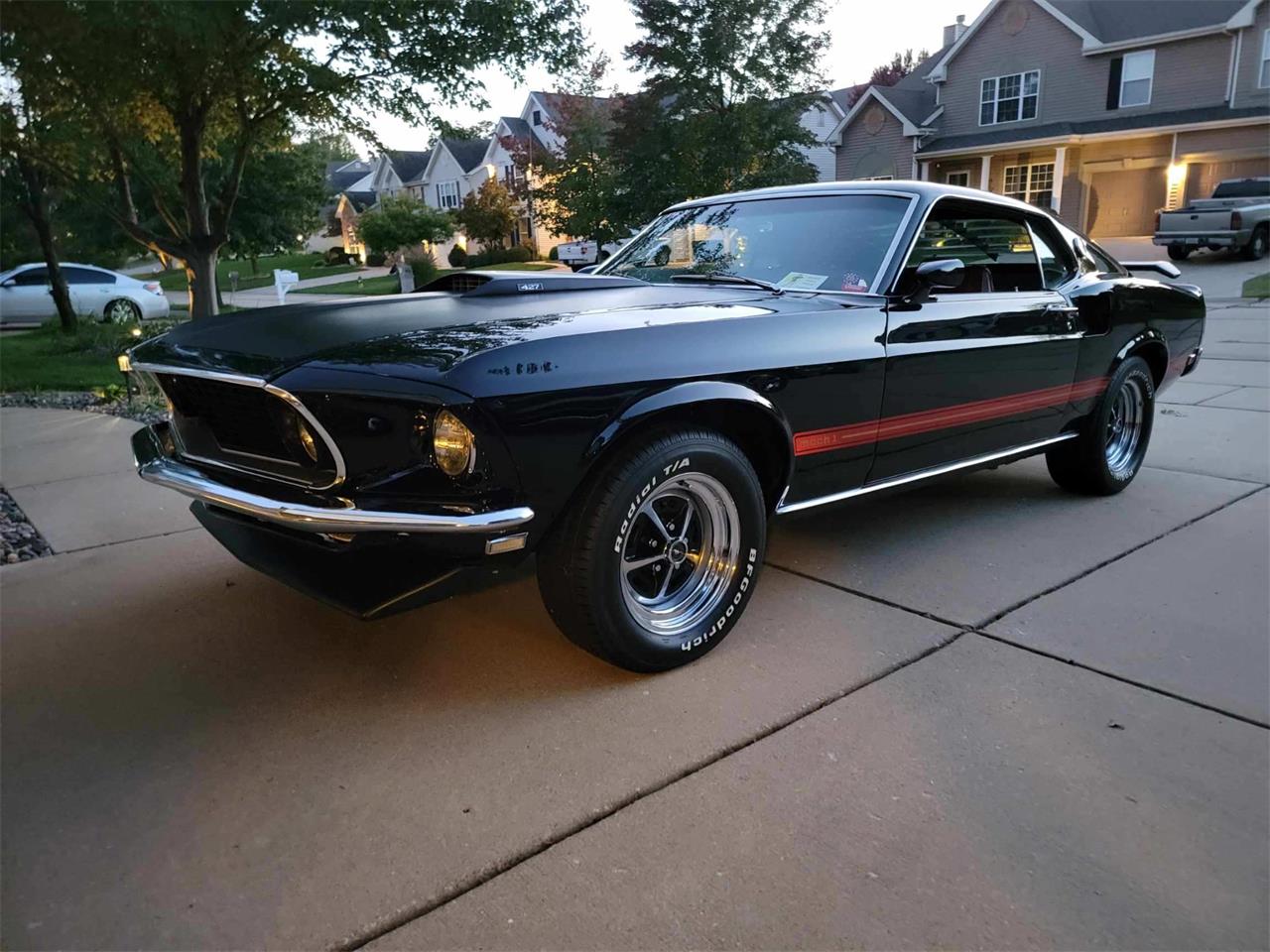 Ford-Mustang-mach-1-1969-Black-Red