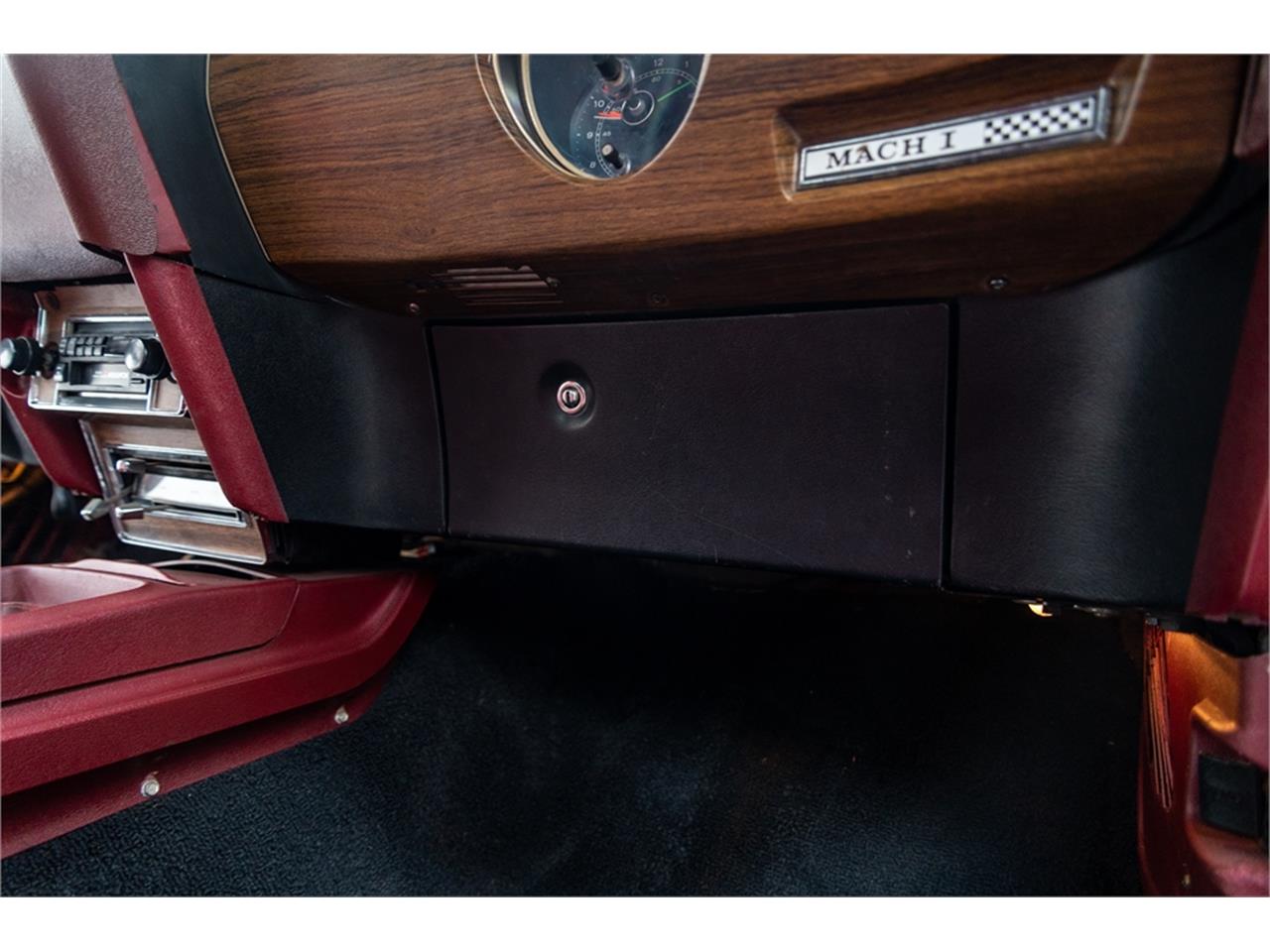 Ford-Mustang-mach-1-1969-Toreador-Red-Red-Corinthian-72