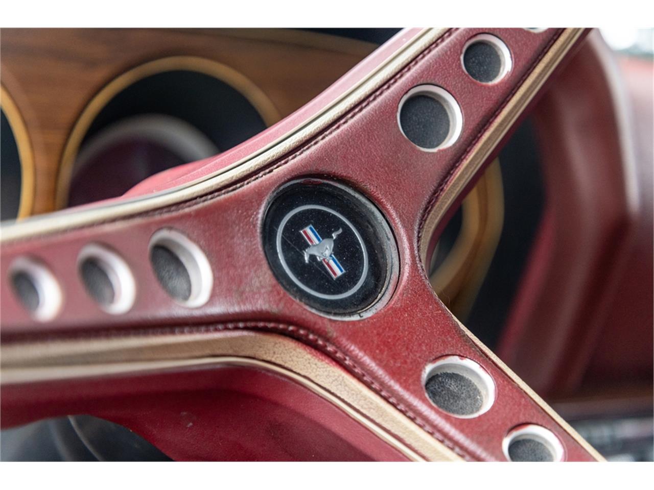 Ford-Mustang-mach-1-1969-Toreador-Red-Red-Corinthian-8